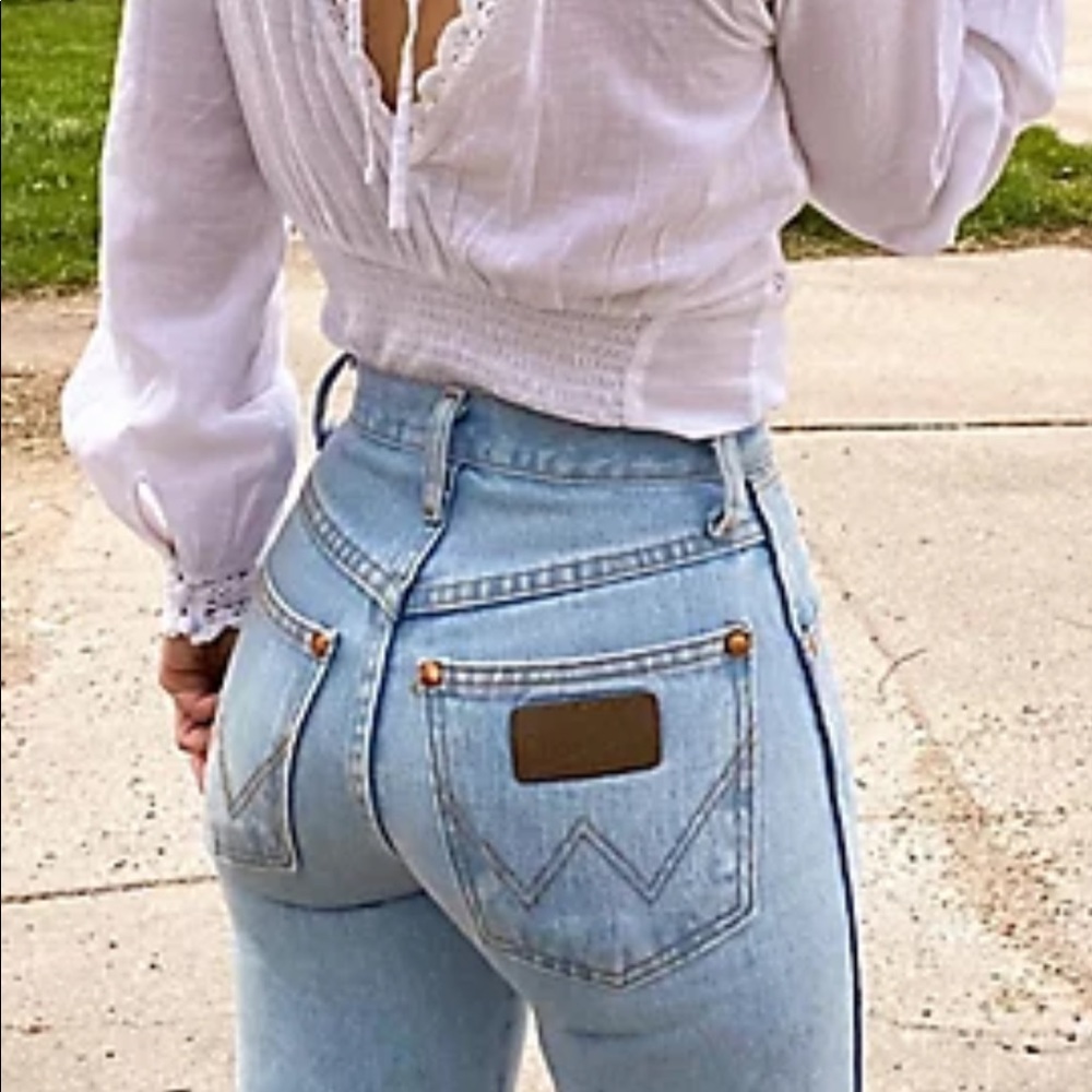 Womens cowboy cut wranglers bleach color